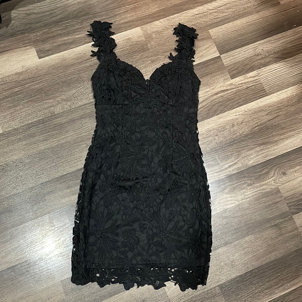Lulu’s Uno Dos Lace Black Bodycon Dress